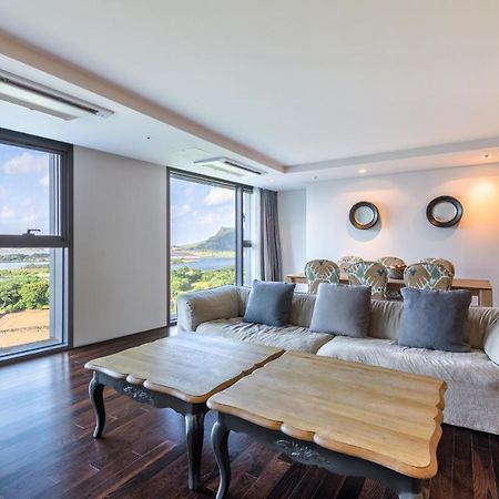 Brown Suites Hotel And Resort Jeju Buitenkant foto