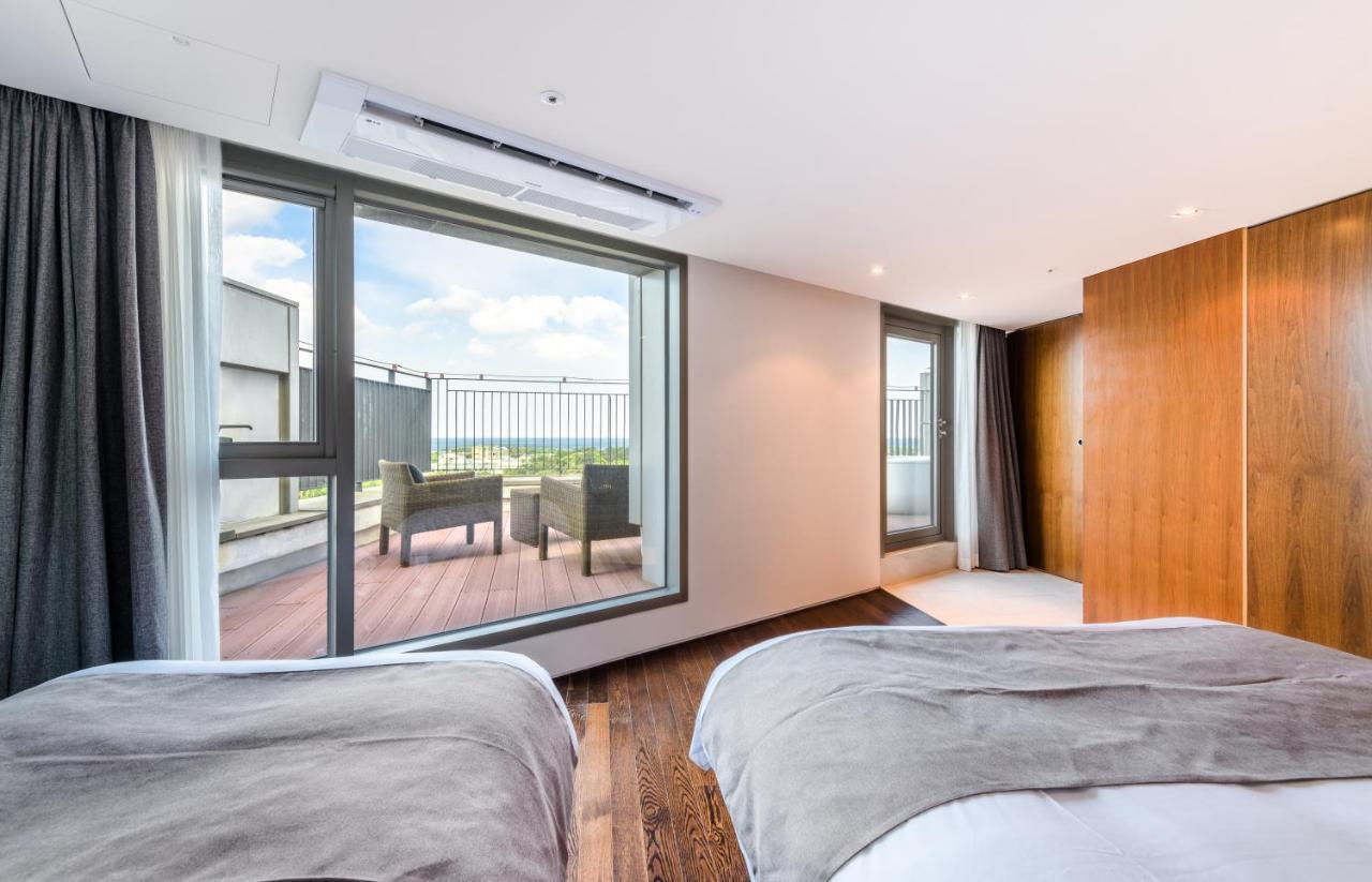 Brown Suites Hotel And Resort Jeju Buitenkant foto