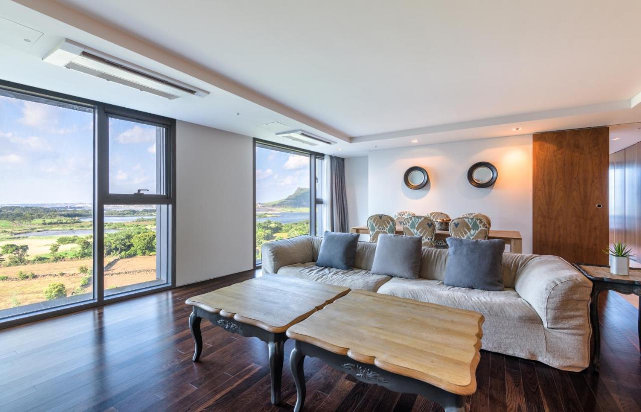 Brown Suites Hotel And Resort Jeju Buitenkant foto
