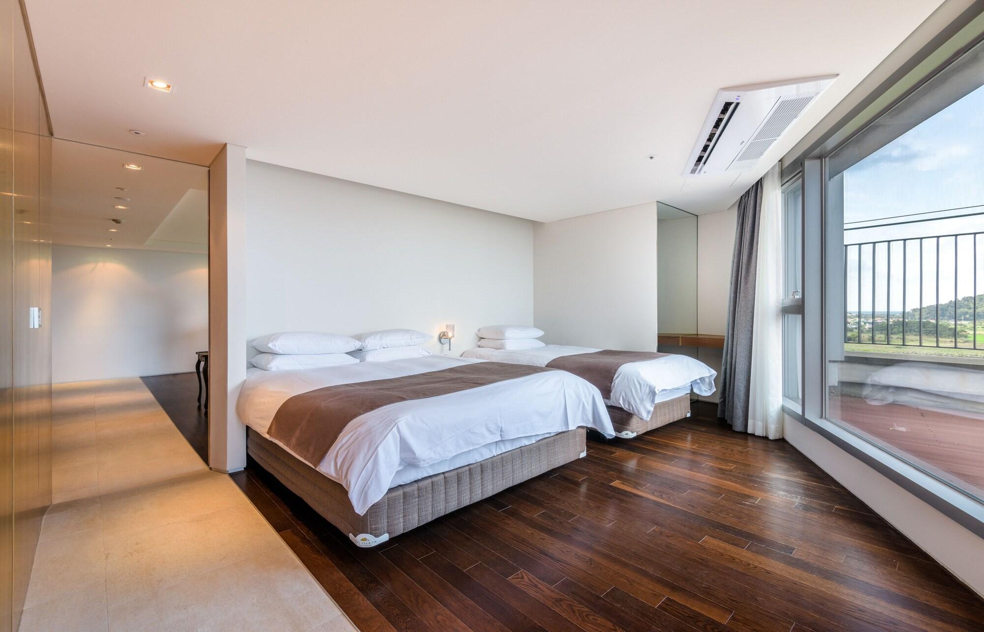 Brown Suites Hotel And Resort Jeju Buitenkant foto