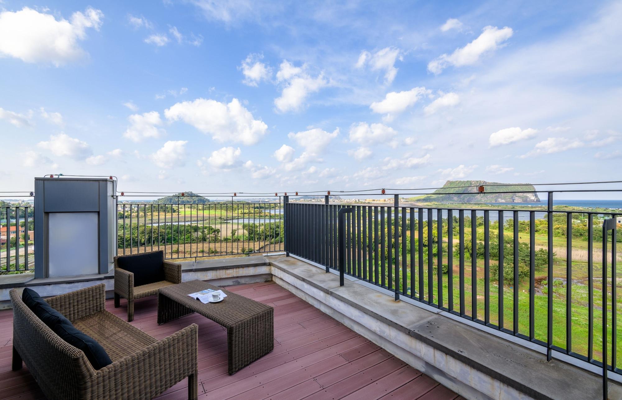 Brown Suites Hotel And Resort Jeju Buitenkant foto