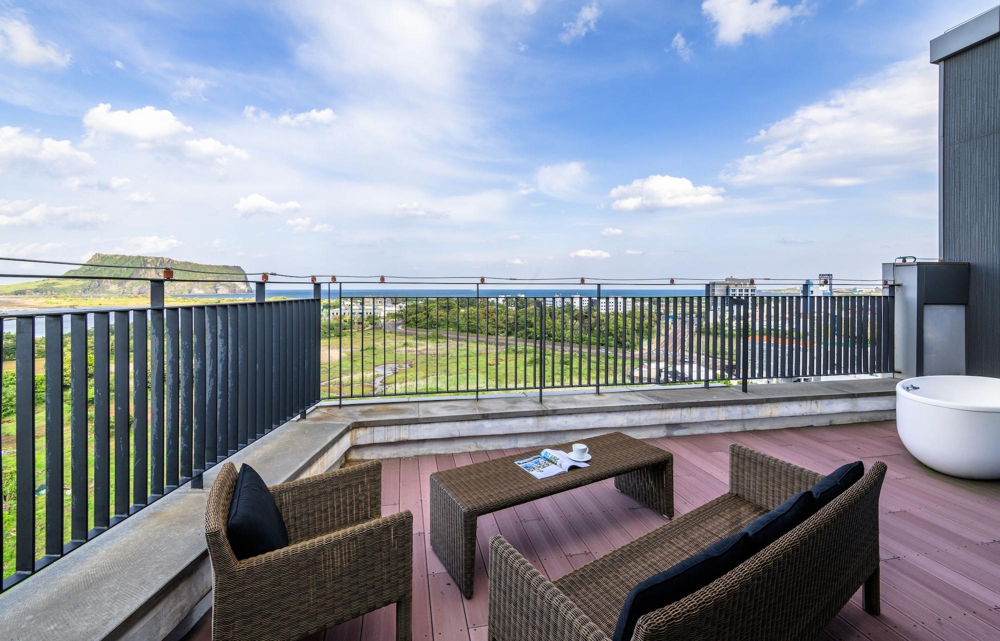 Brown Suites Hotel And Resort Jeju Buitenkant foto