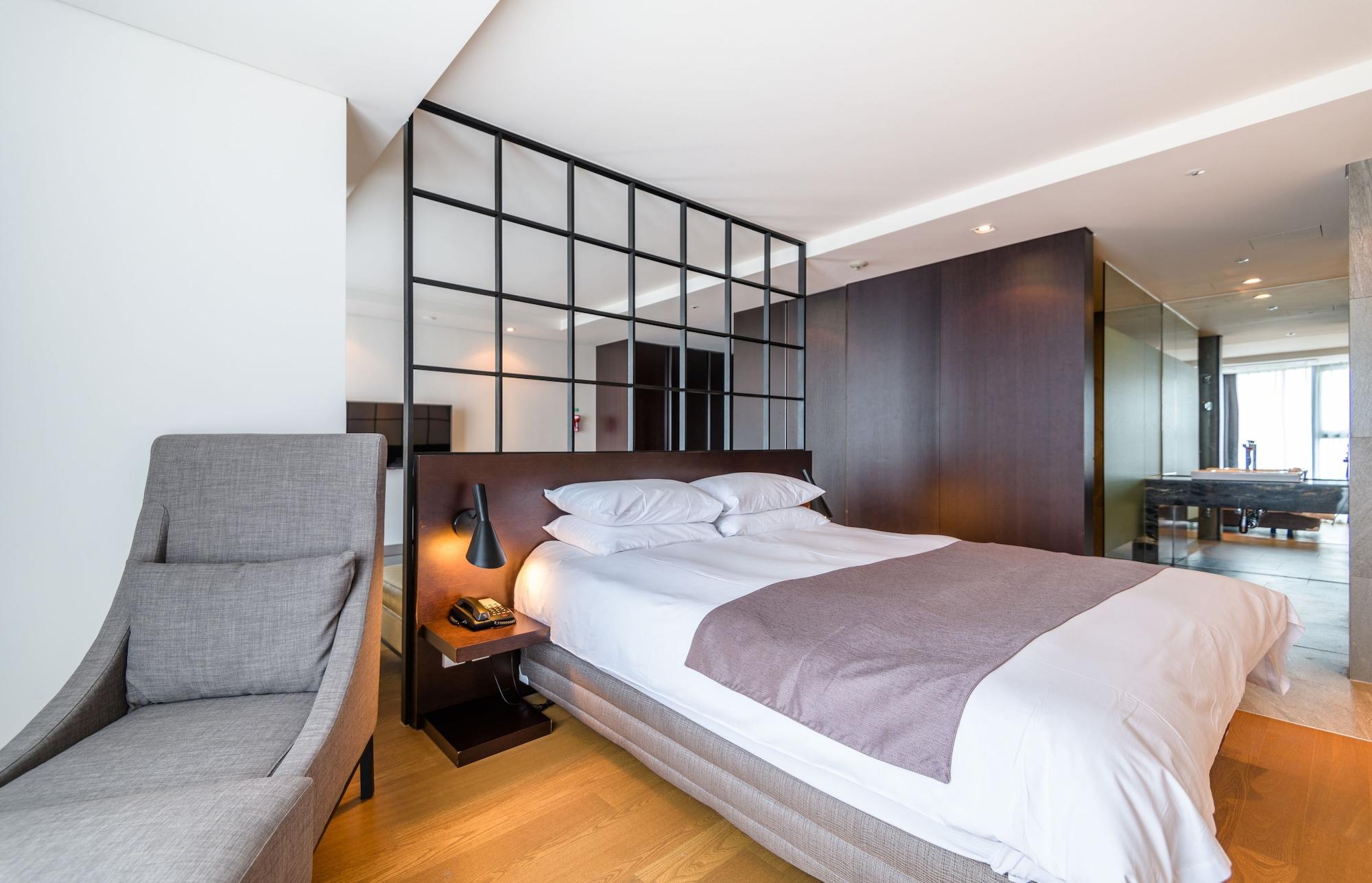 Brown Suites Hotel And Resort Jeju Buitenkant foto