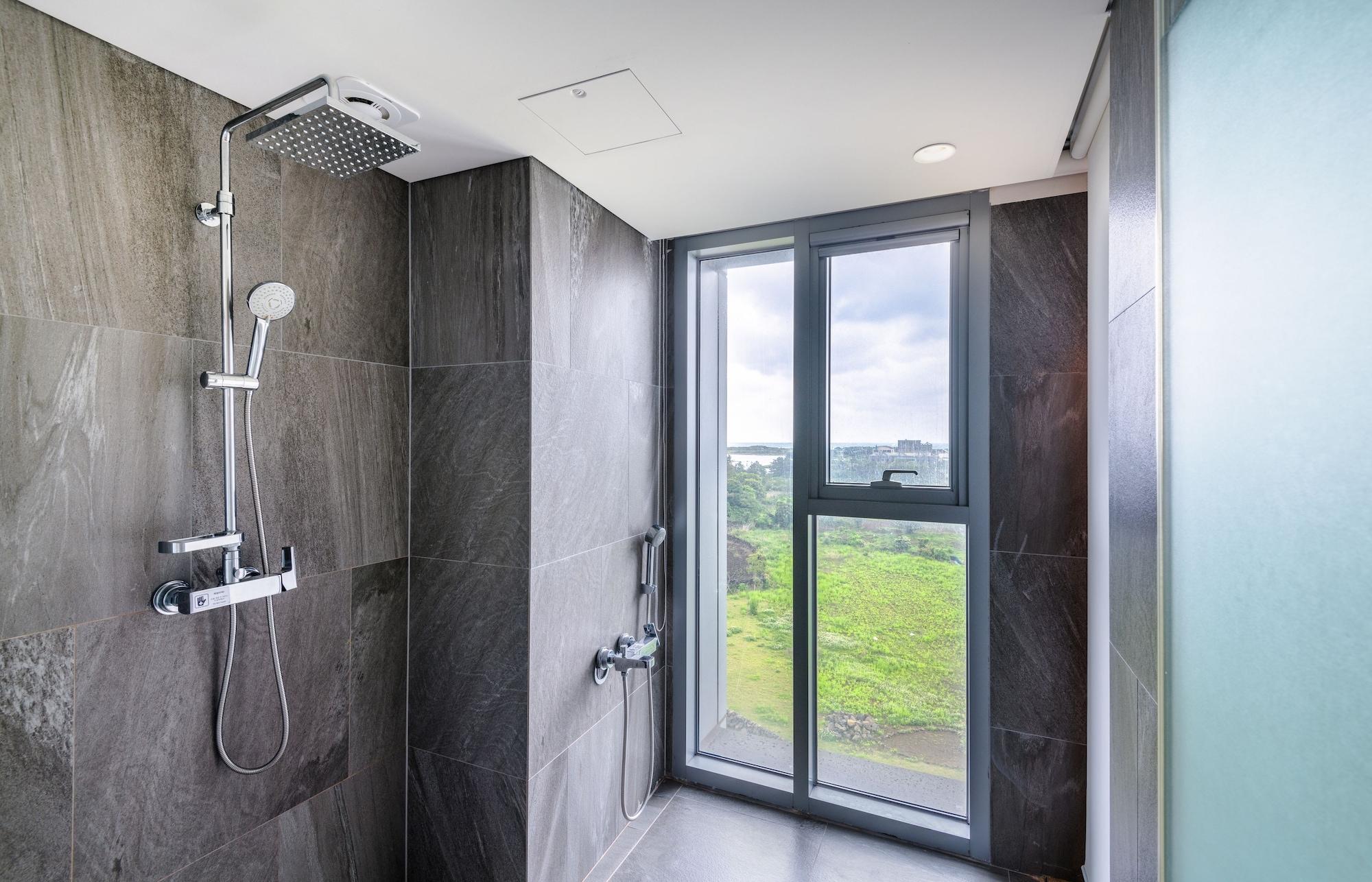 Brown Suites Hotel And Resort Jeju Buitenkant foto