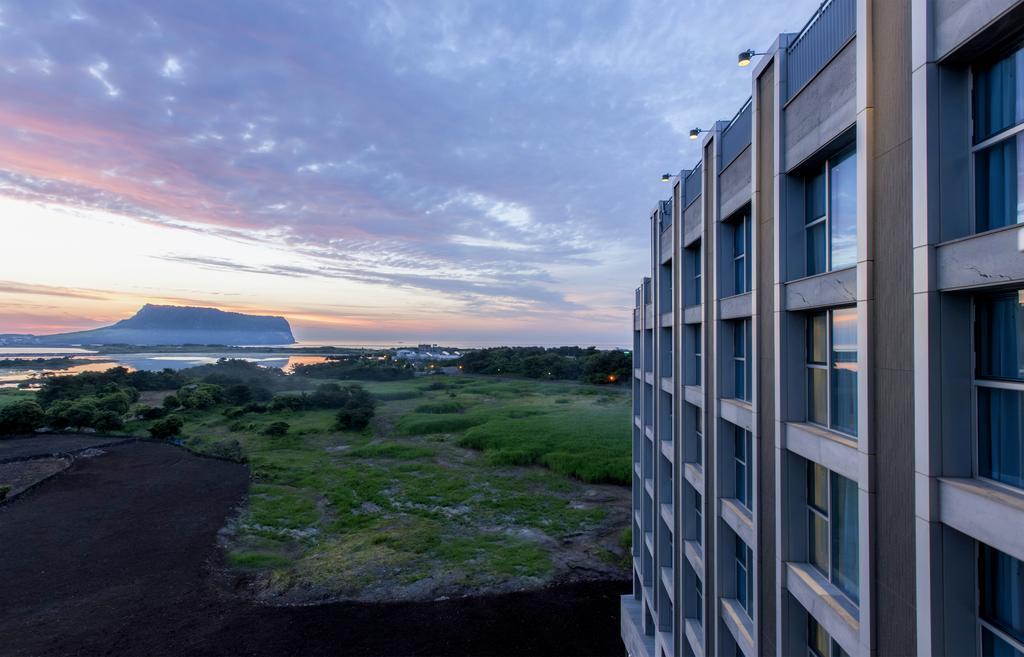 Brown Suites Hotel And Resort Jeju Buitenkant foto