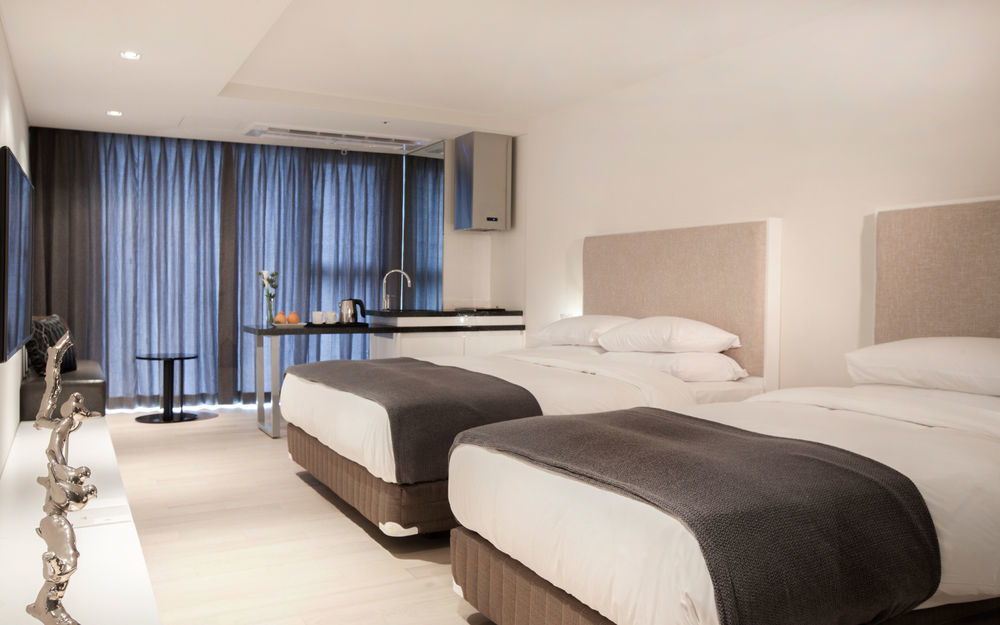 Brown Suites Hotel And Resort Jeju Buitenkant foto