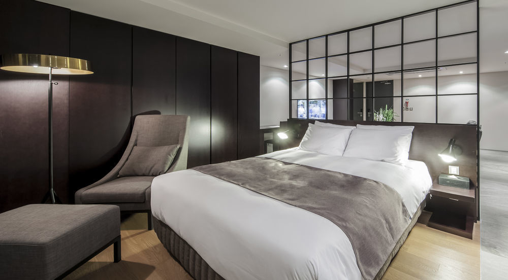 Brown Suites Hotel And Resort Jeju Buitenkant foto