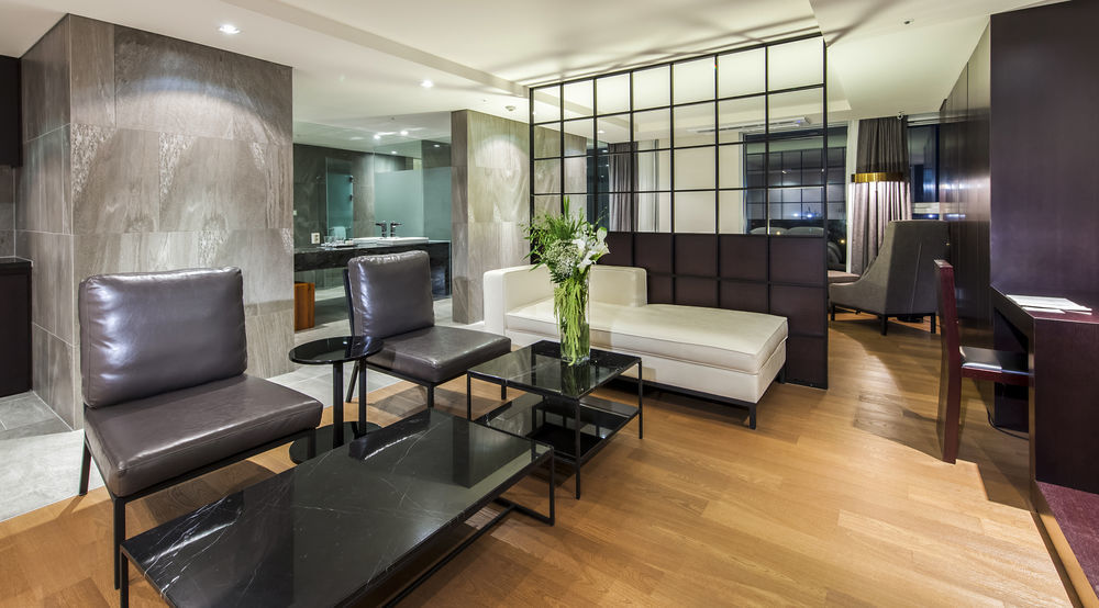 Brown Suites Hotel And Resort Jeju Buitenkant foto