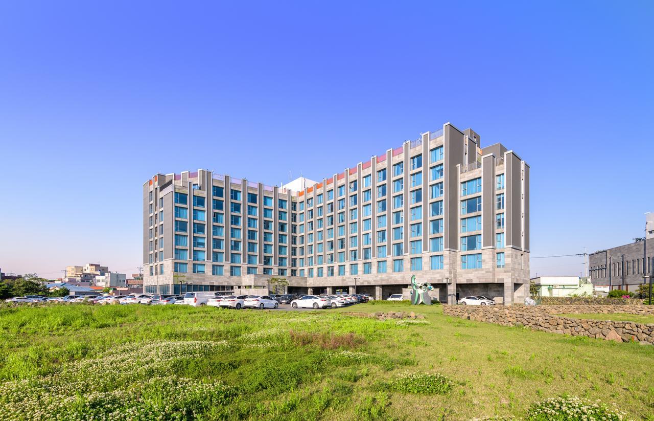 Brown Suites Hotel And Resort Jeju Buitenkant foto