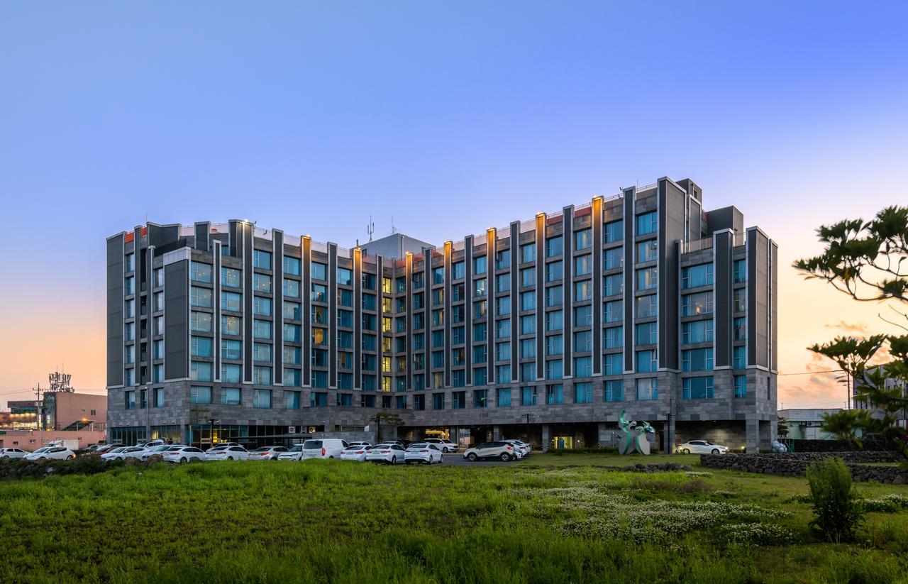 Brown Suites Hotel And Resort Jeju Buitenkant foto