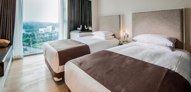 Brown Suites Hotel And Resort Jeju Buitenkant foto